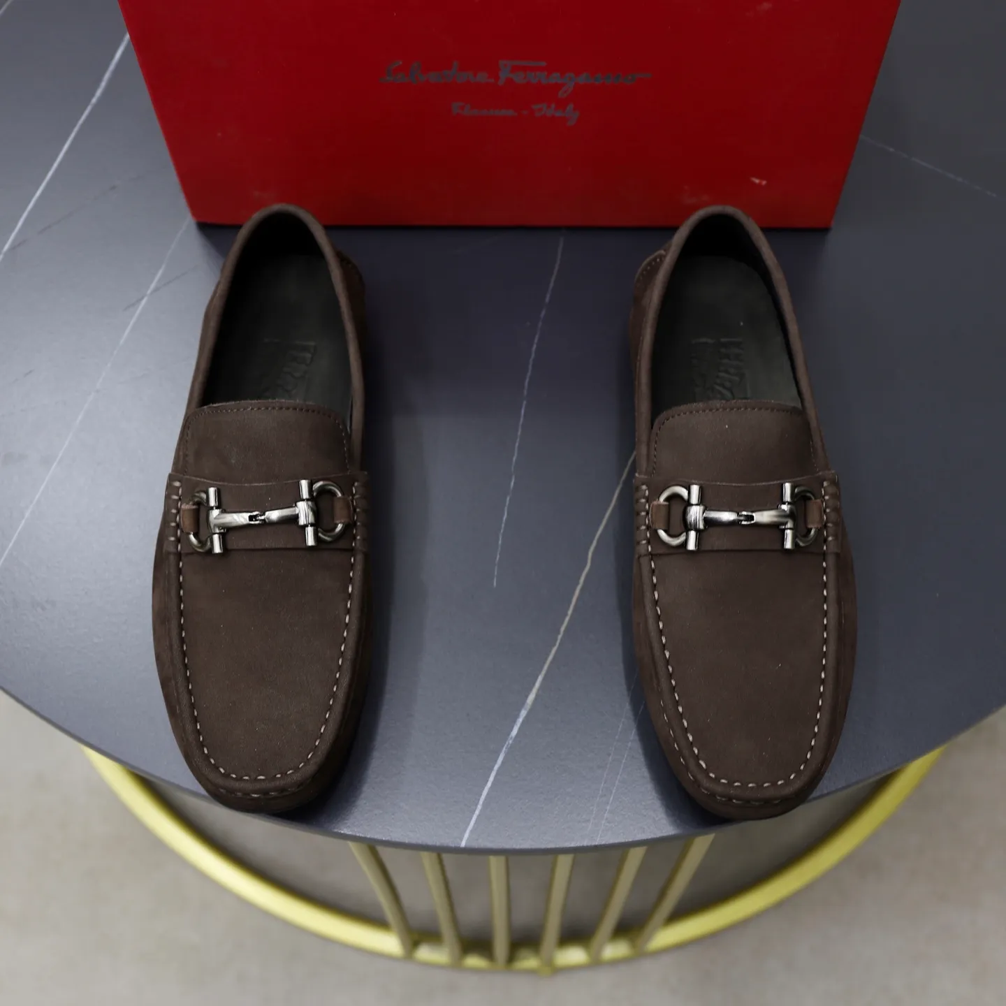 Men's men's shoes 💰462💰🙅‍♂️🙅‍♂️🙅‍♂️Niuli Brand: Ferragamo Standard code: Men's code 38/44 (45 customized) Grade: Same style as the official website Material: Original imported cowhide leather lining Original wear-resistant lightweight outsole Style category: Men's casual slip-on shoes Doudou shoes Noble luxury brand elements, top luxury color: actual picture color